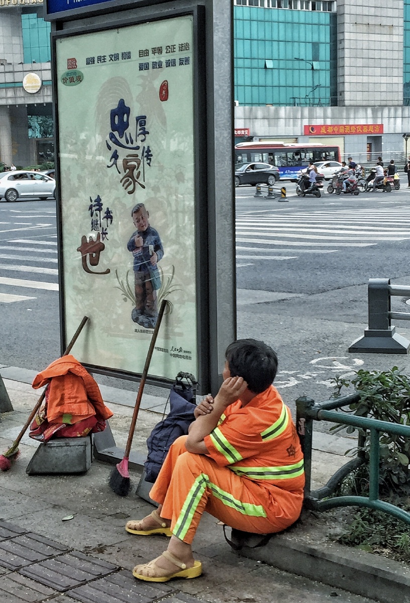 乖孙儿，奶奶还没到下班时间...