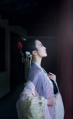 翘首
