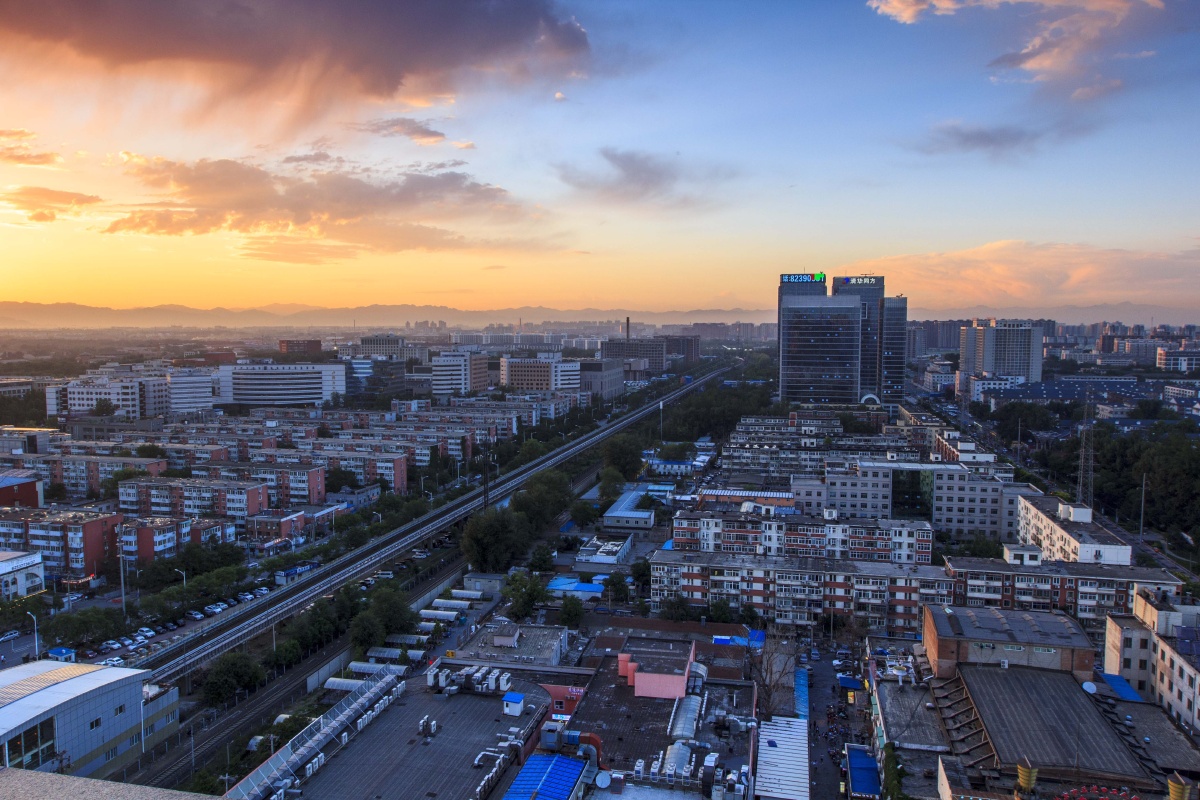 五道口地铁站无边的夜景,让人震撼,感叹北京底色之美!