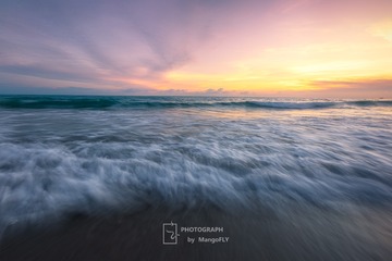 海浪无声将夜幕深深淹没