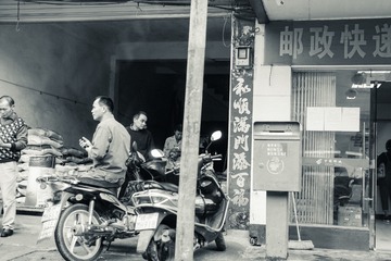 001