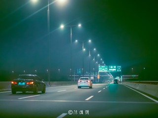 351832