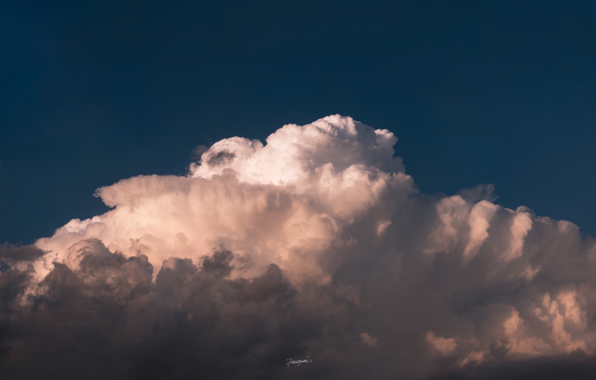 粉色的云也很好看