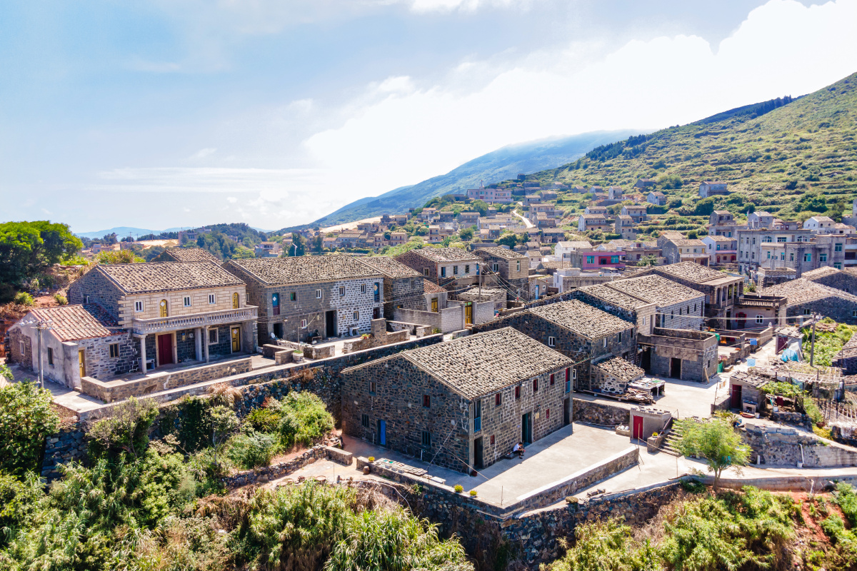 平潭岛只要有村落的地方就有石头厝石头房子平潭岛光长石头不长草风沙