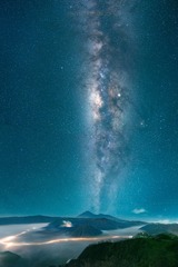 布罗莫火山之夜