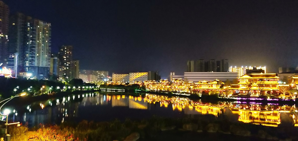 在一个陌生的城市,一次偶然的相遇.