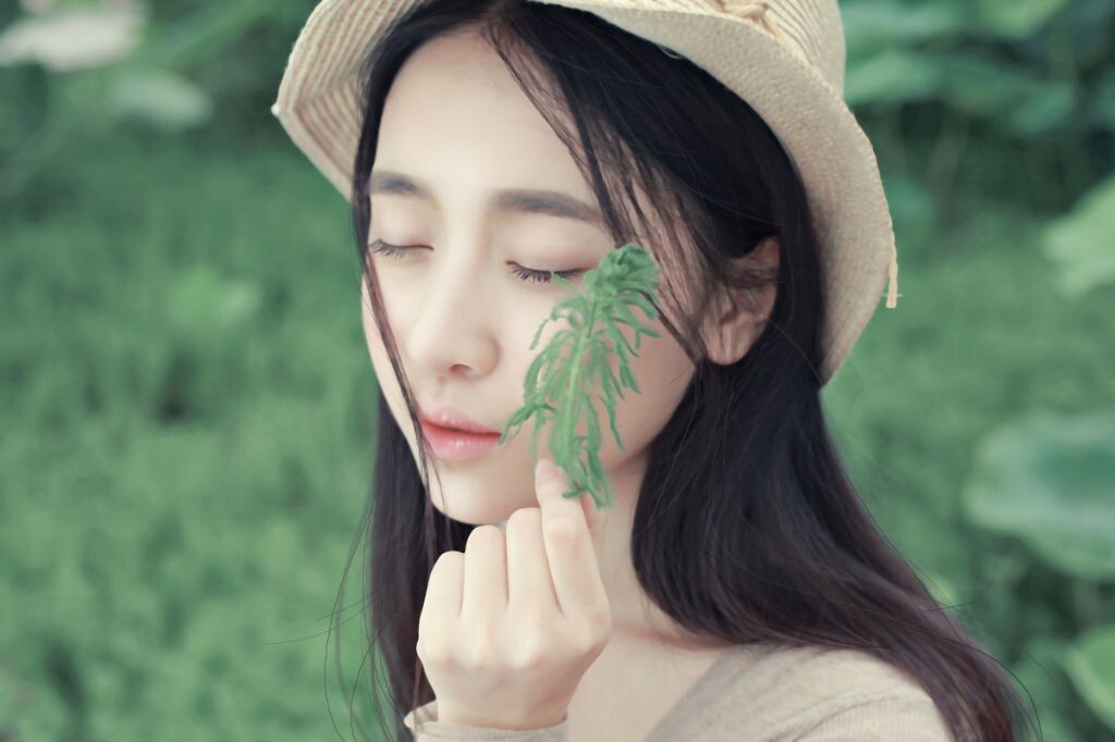 快乐 <br />
是你为我写下的诗篇 <br />
字字句句<br />
 流淌着甜 
