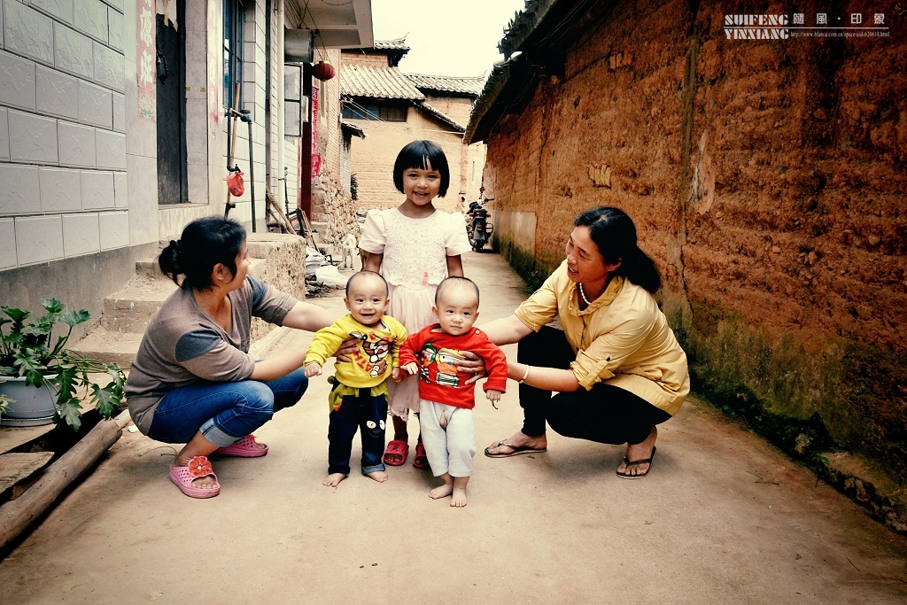 彝家的后代(双胞胎三姐弟)