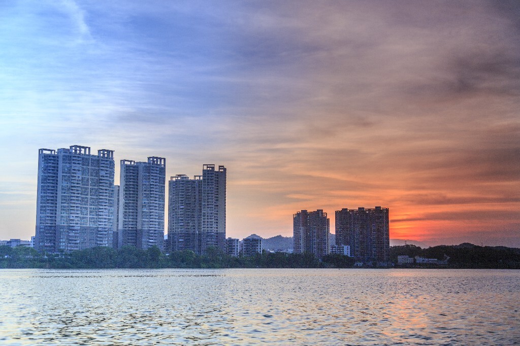 惠州城市夜景，拍摄于东江水岸