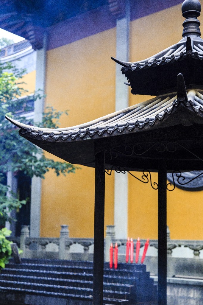 杭州寺庙景色，一柱青烟