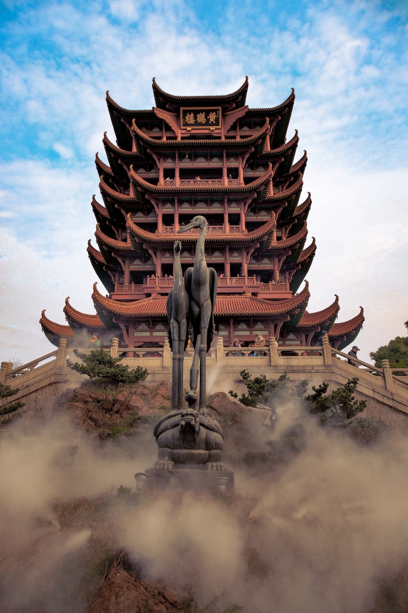 昔人已乘黄鹤去 此地空余黄鹤楼