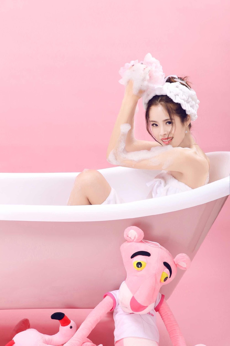 浴缸里的小俏皮