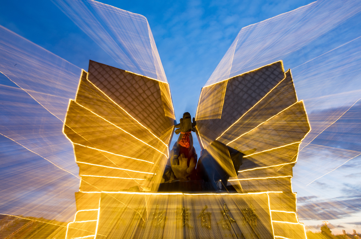 牛气冲天2021年6月5日黑龙江省安达市的群牛腾飞雕塑