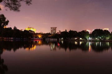 翠湖夜