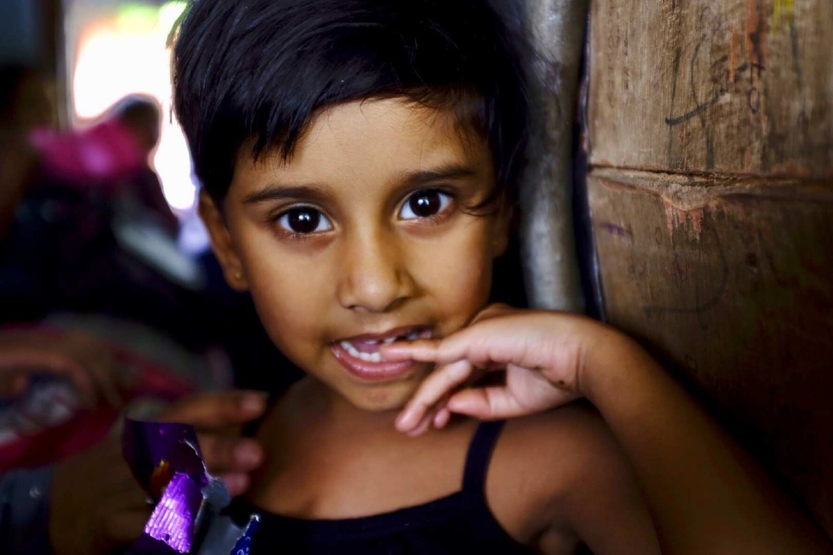 去斯里兰卡旅游时拍得小男孩,纯真略到羞涩的眼神