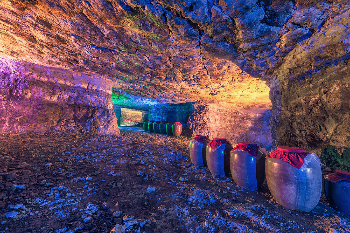 78000平方米的藏酒洞