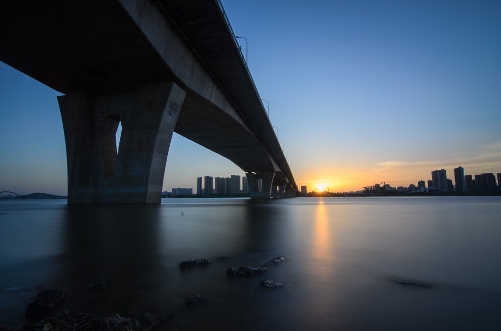 在学校的最后一点时间多记录一下这座呆了七年并给我们带来太多回忆的城市