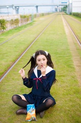 737210