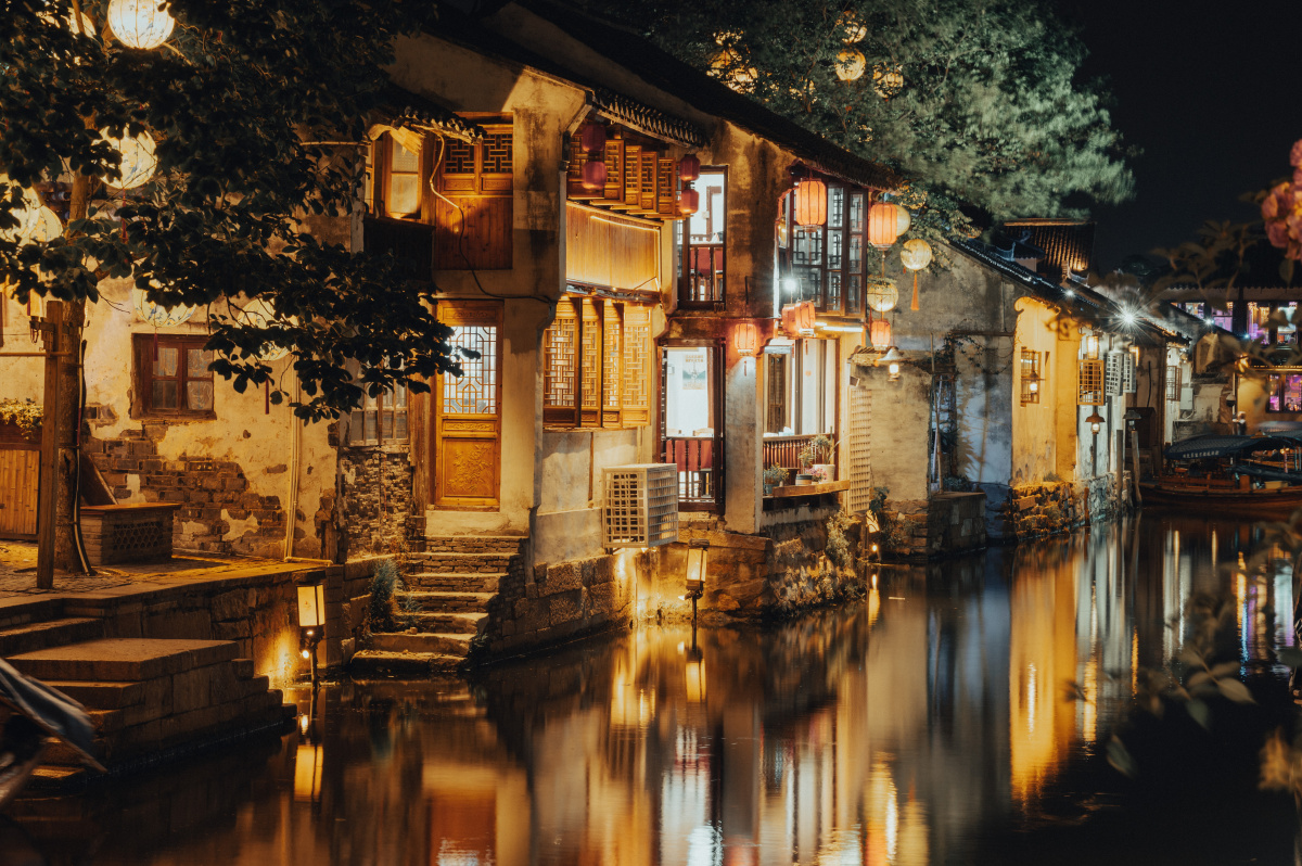 江南水乡周庄夜色苏州昆山