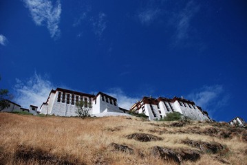 布达拉宫建筑