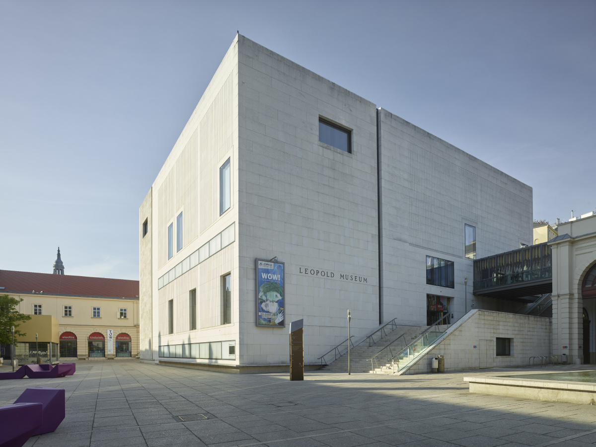 mmexport1472060527755