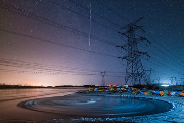1083617