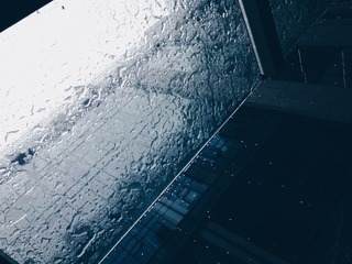 倾盆