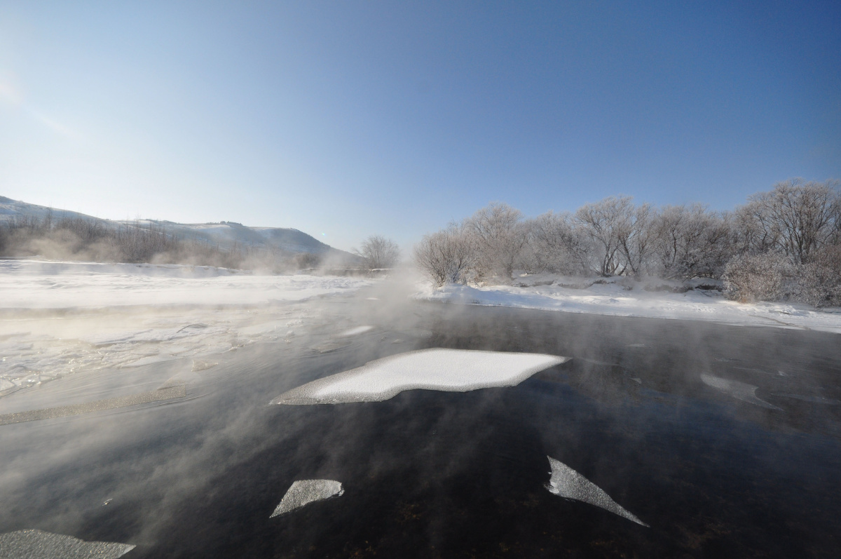 不冻河冰河雾凇根河额尔古纳市冰河河畔1