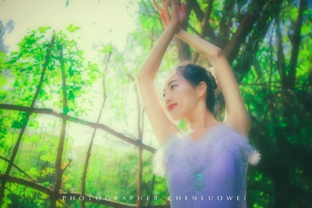 世界以痛吻我,我报之以舞。