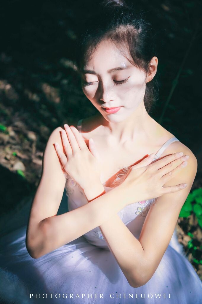 世界以痛吻我,我报之以舞。
