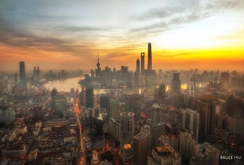 你的舞步划过空空的房间 时光就变成了烟