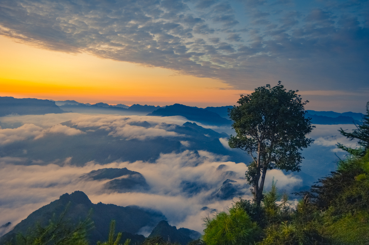 望远山揽三省云海 - 胡文凯hdr - 图虫