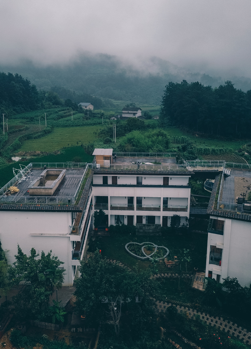 在车水马龙中人声鼎沸里怀念我的张家界山居生活