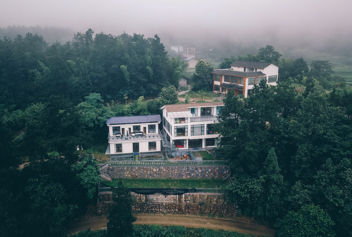 在车水马龙中人声鼎沸里怀念我的张家界山居生活