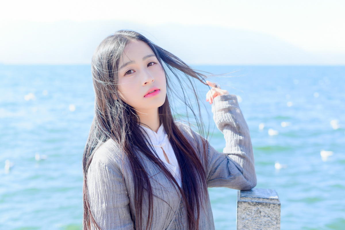 这世间人情冷暖,愿你终可得自在。