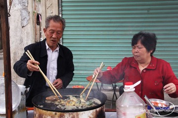 小摊夫妇