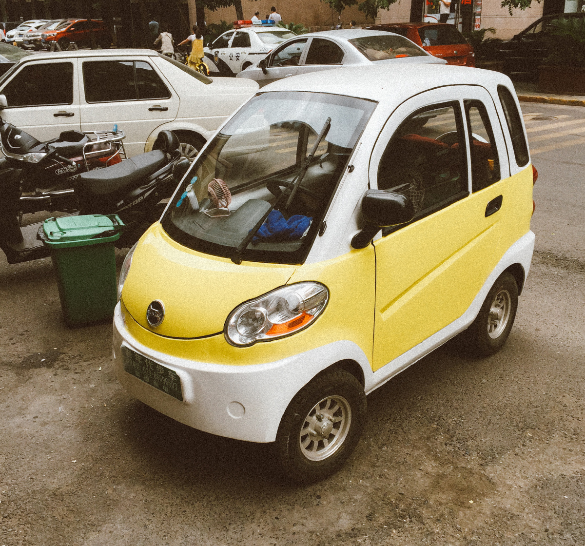 小巧迷你的老年代步车