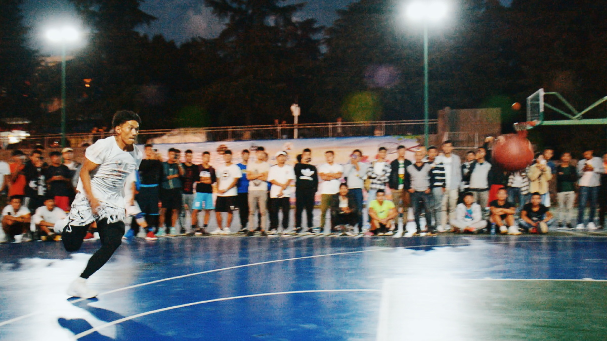 云南滑翔机降落农大