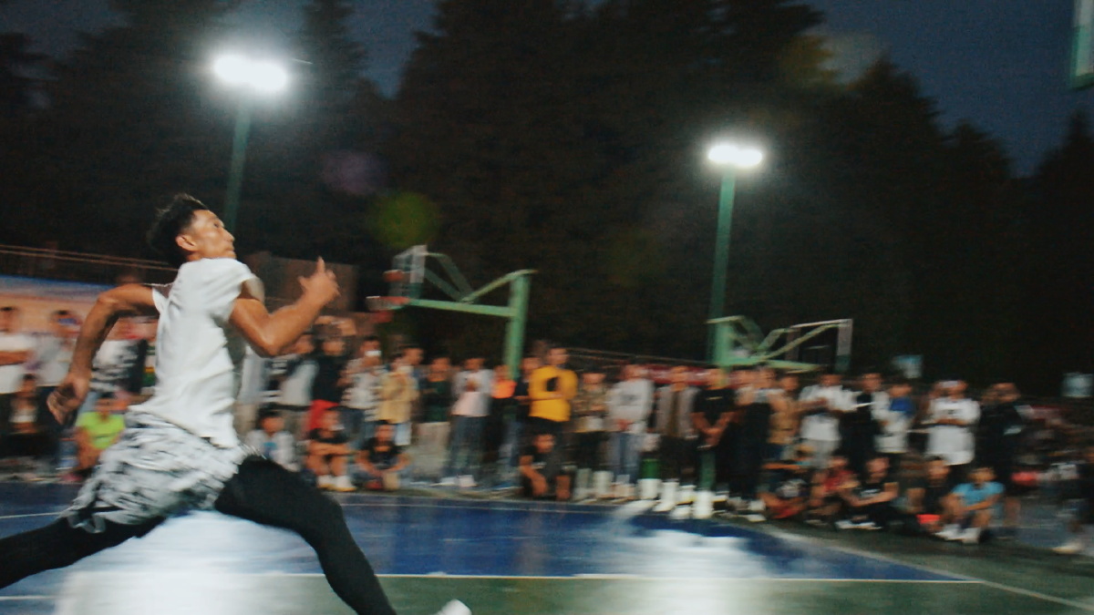 云南滑翔机降落农大