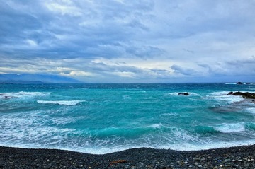 风从东方来