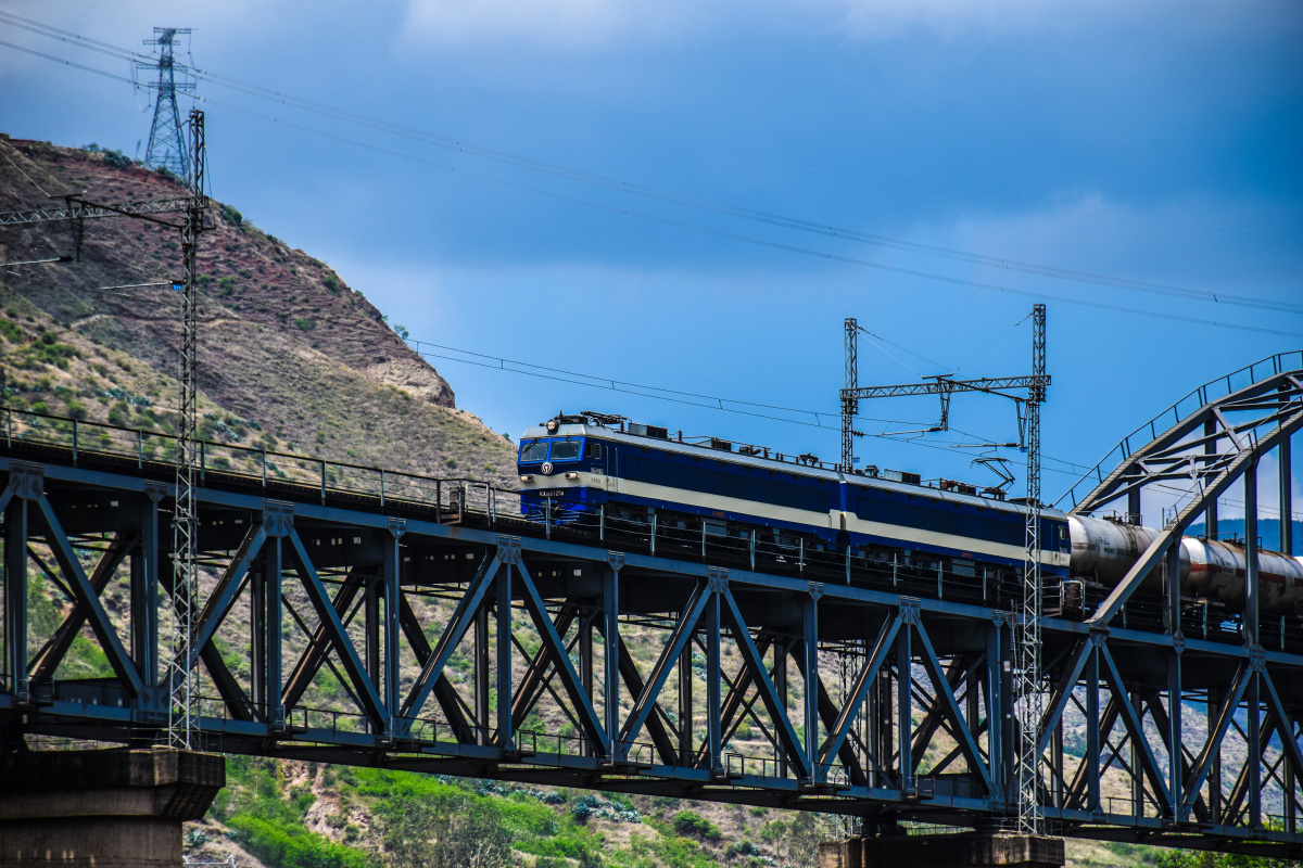 成昆铁路法拉展线