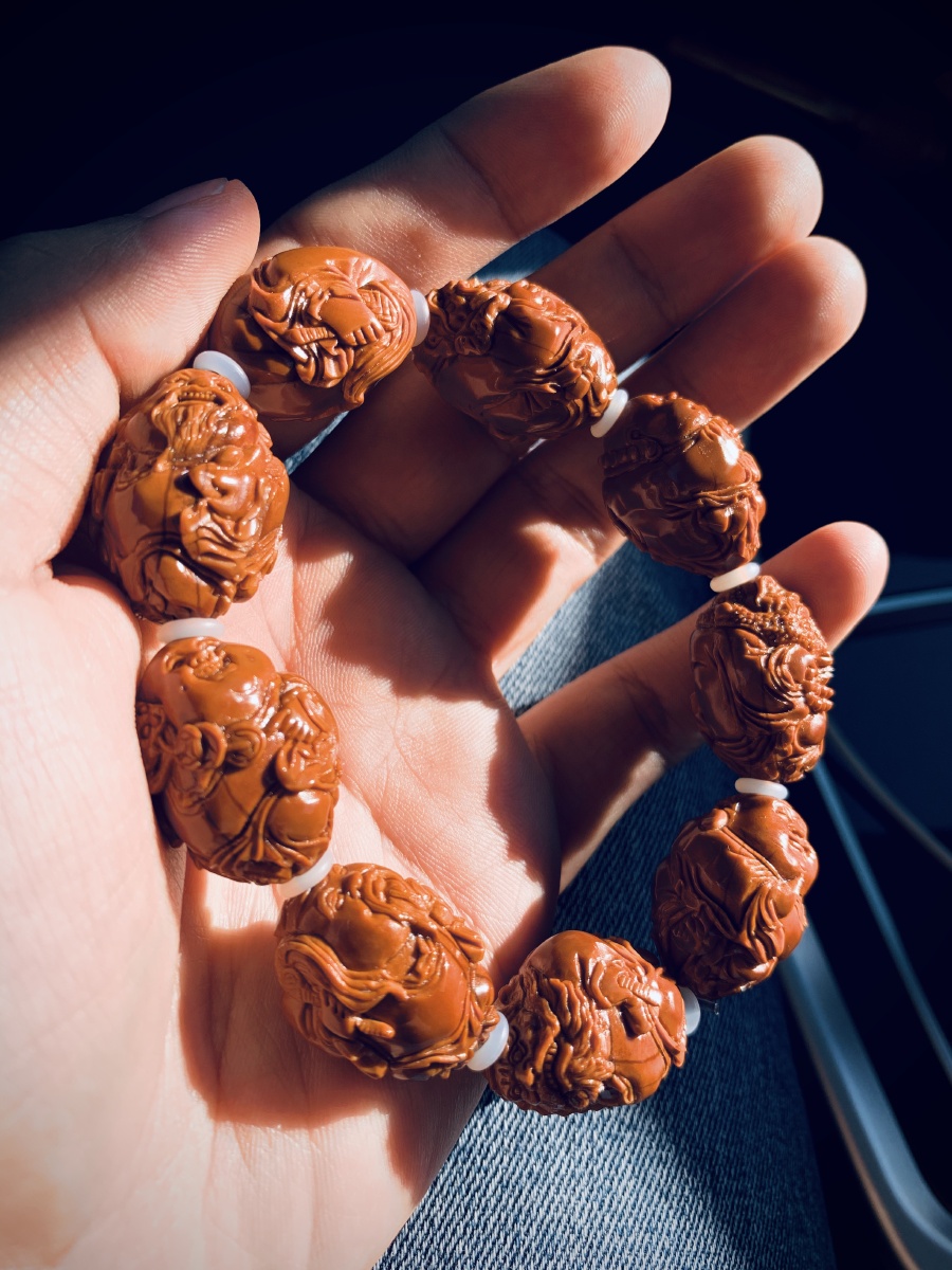 群仙会橄榄核雕