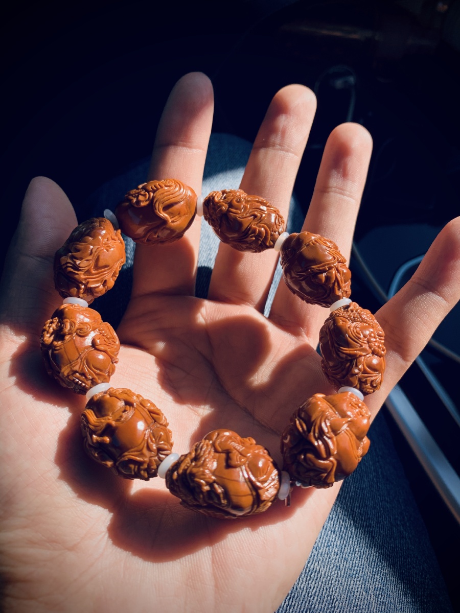 群仙会橄榄核雕