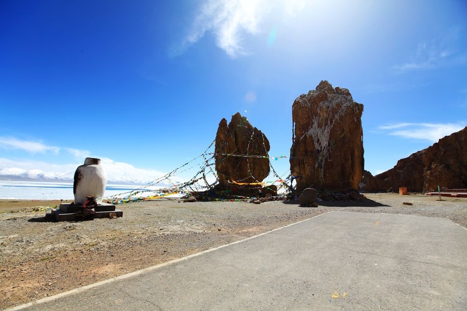 103纳木错的招牌,迎宾石