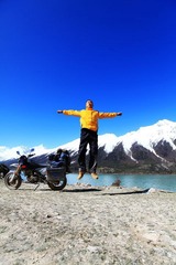 50然乌湖的悬浮