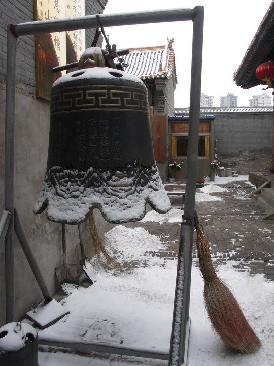 钟   雪<br />
