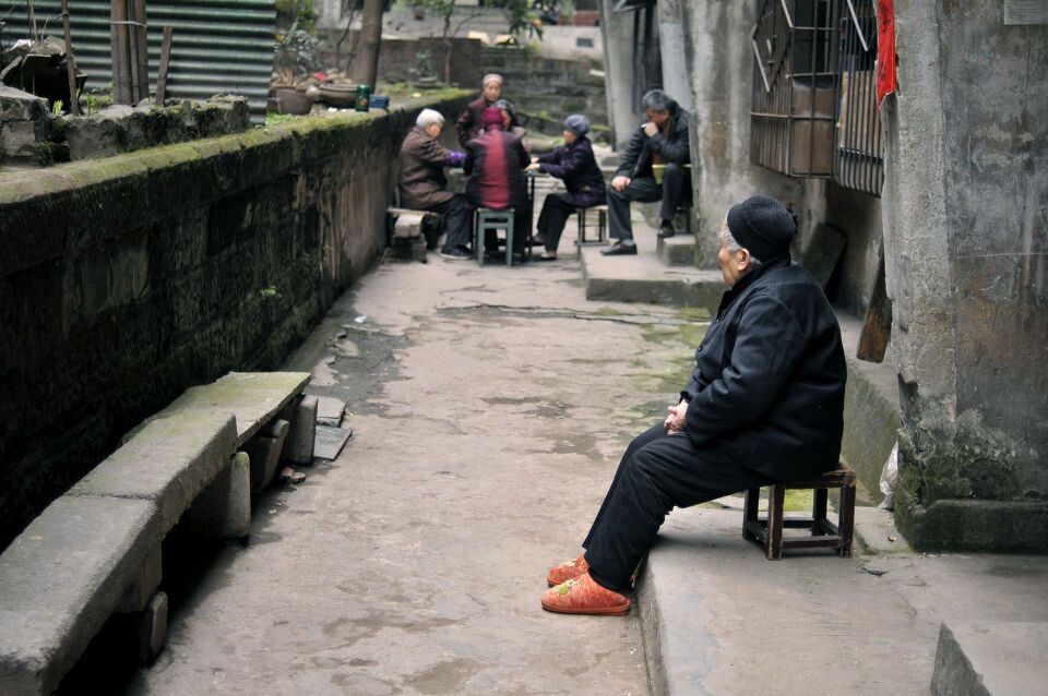 铁路新村是黄桷坪节奏最慢的一个凼<br />

