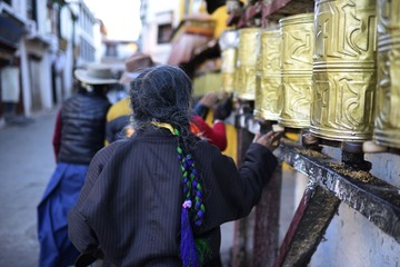Pilgrim around Barkhor