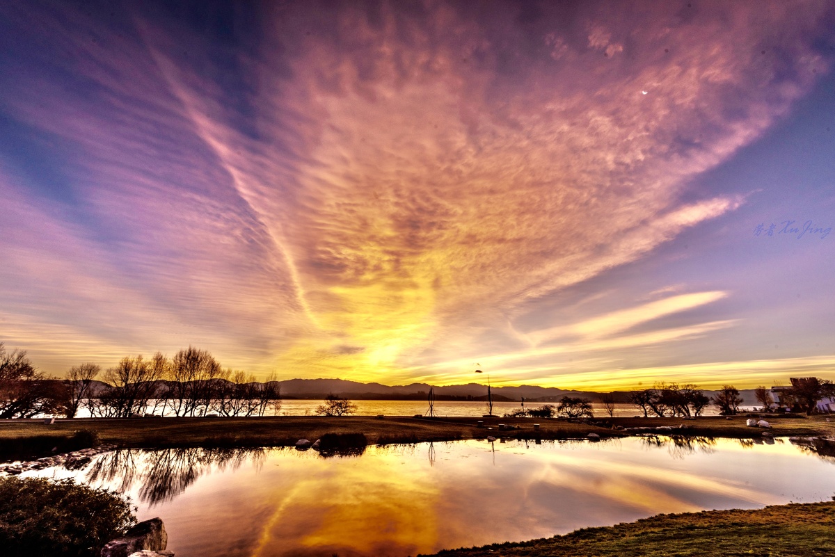 多姿多彩的云寒冬大理的云朵活泼而多彩