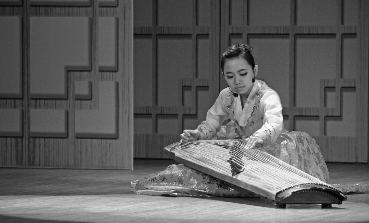 朝鲜族伽倻琴表演